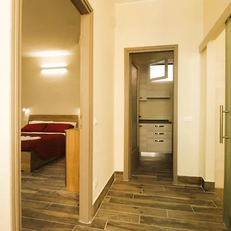 Elegante Con Giardino In Centro Storico Apartment